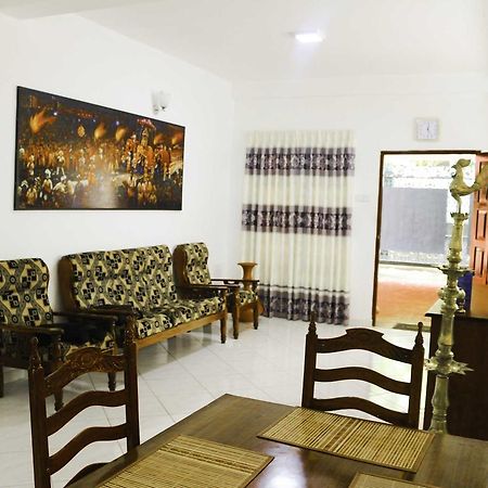 Yoho Travellers Residence Kandy Kültér fotó